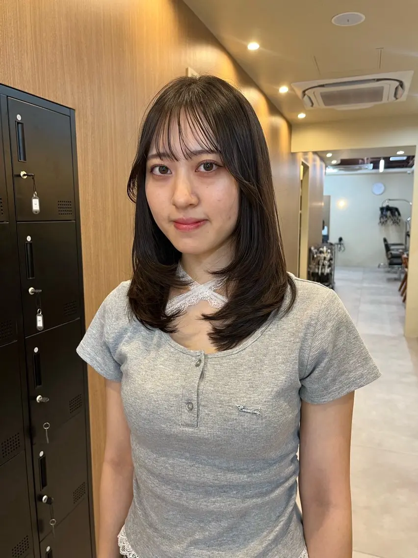 ミディアム ミディアムレイヤー 顔周りカット 韓国風ヘア レイヤーカット カット ヘアカラー 藤川 千歳のヘアスタイル