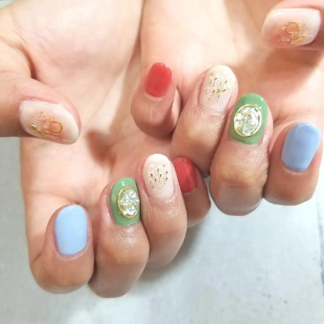 ネイル nijiiro🌈 サトウのネイルデザイン