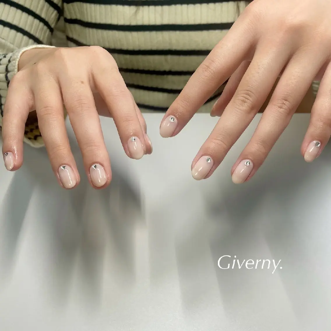ネイル キラキラネイル ワンカラーネイル ハンドネイル Giverny .のネイルデザイン