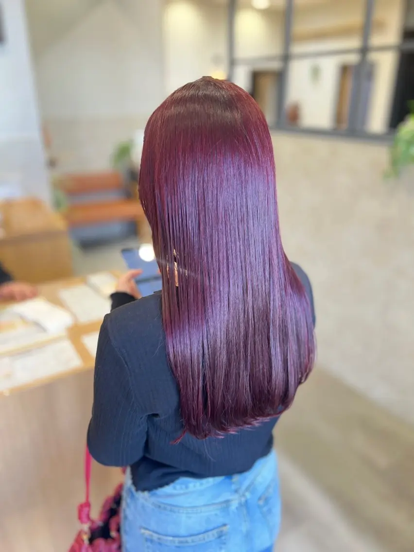 ロング カラー ピンクカラー カット ヘアカラー トリートメント 山口 玖瑠美のヘアスタイル