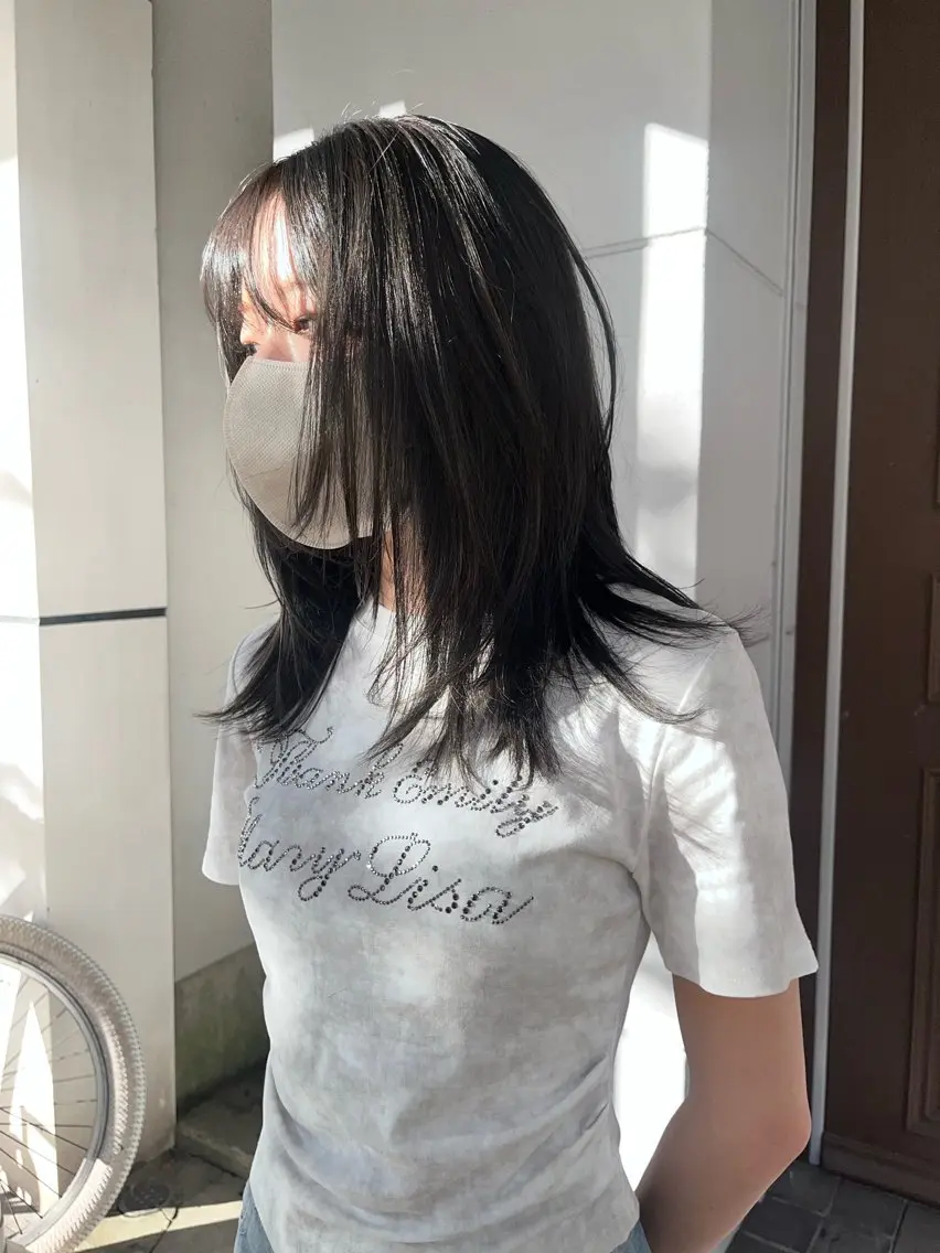 ミディアム ハッシュカット カット ヘアカラー niko RINKAのヘアスタイル