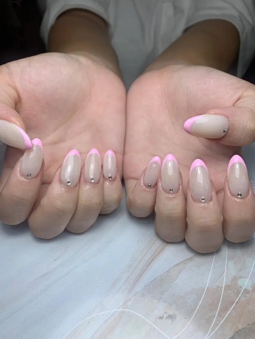 ネイル 氷ネイル・うるうるネイル マットネイル ニュアンスネイル リボン 夏ネイル ハンドネイル rina nailのネイルデザイン