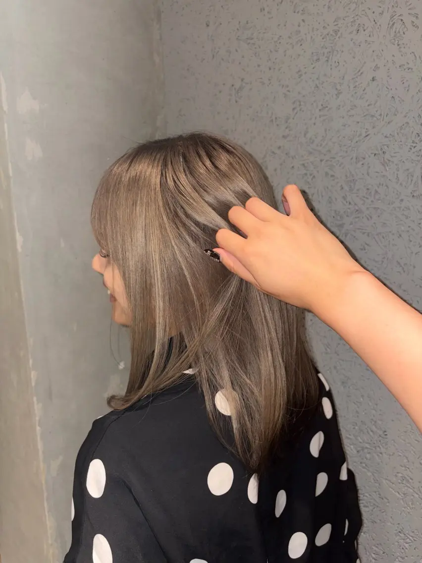 ミディアム カラー ヘアカラー トリートメント 池内 千晴のヘアスタイル
