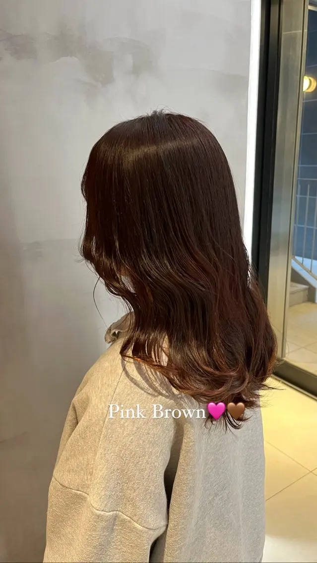 ロング カラー ヘアカラー 伊佐治 夕芽のヘアスタイル
