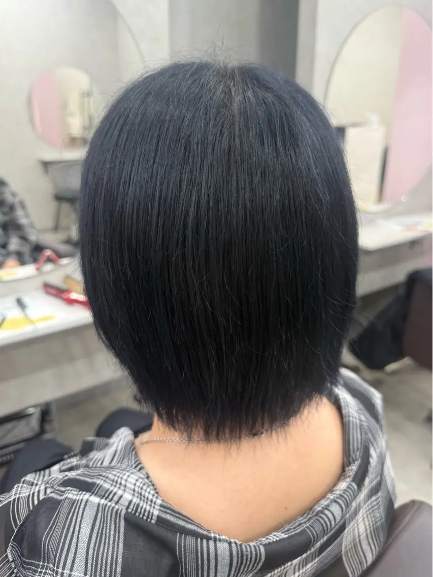 カラー 関 愛菜のヘアスタイル