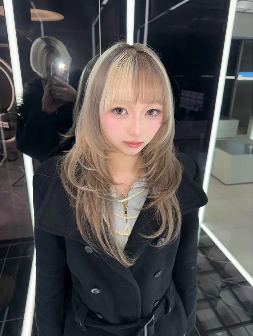 ロング Rino/ハイトーン /ハイレイヤーカットのヘアスタイル