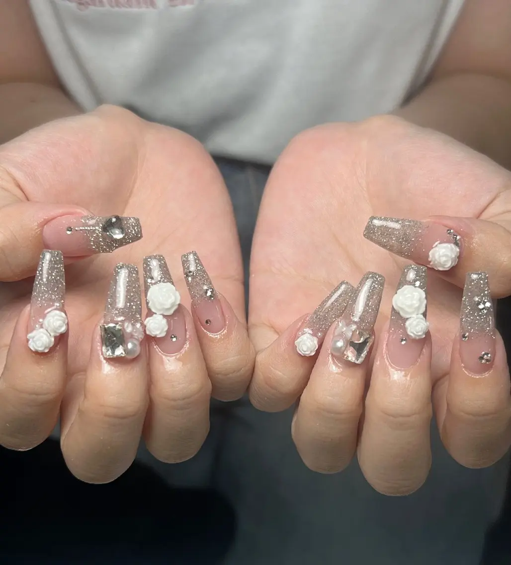 ネイル 長さ出し フラッシュネイル キラキラネイル 持ち込み ネイルチップ ハンドネイル UM Nail Salonのネイルデザイン