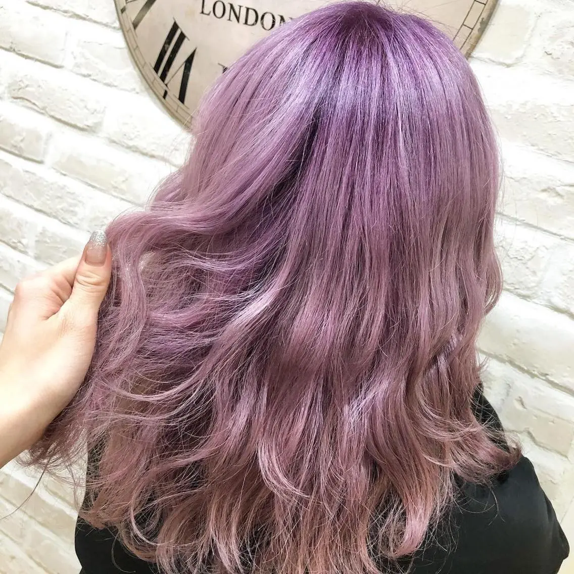 セミロング カラー ハイトーンカラー ラベンダーカラー ラベンダーピンク ピンクカラー Aujua ソムリエ 勝又舞夏のヘアスタイル