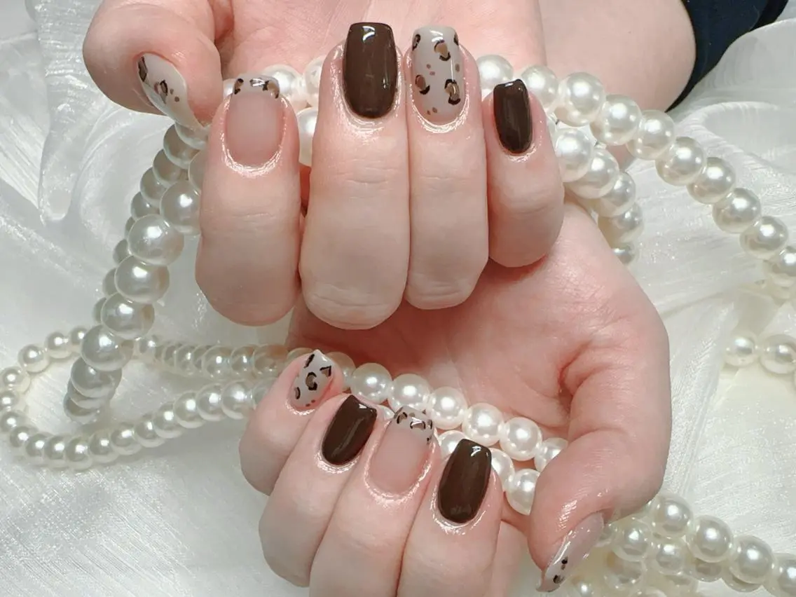 ネイル 長さ出し フレンチネイル キラキラネイル マグネットネイル ニュアンスネイル Lucky nail salonのネイルデザイン