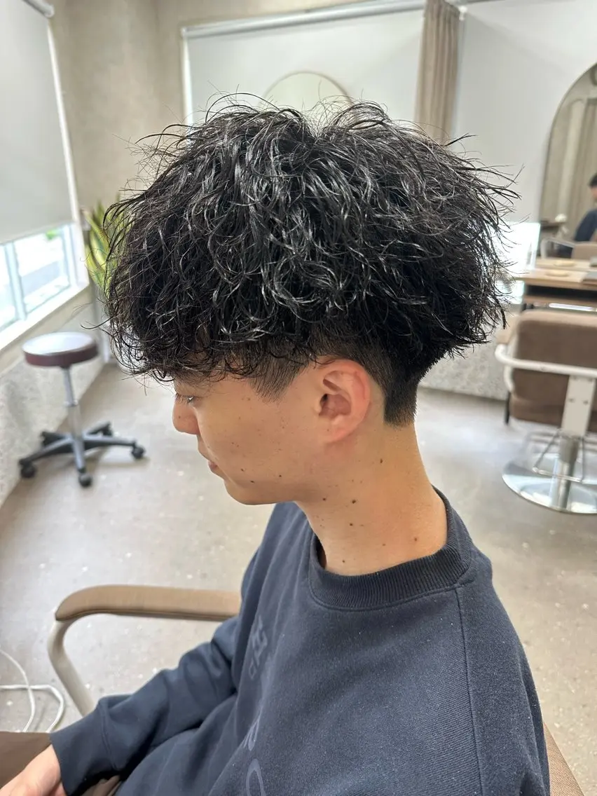 パーマ メンズ メンズパーマ ツイストスパイラルパーマ スパイラルパーマ カット パーマ トリートメント TELA HAIR 副代表RIKUのヘアスタイル