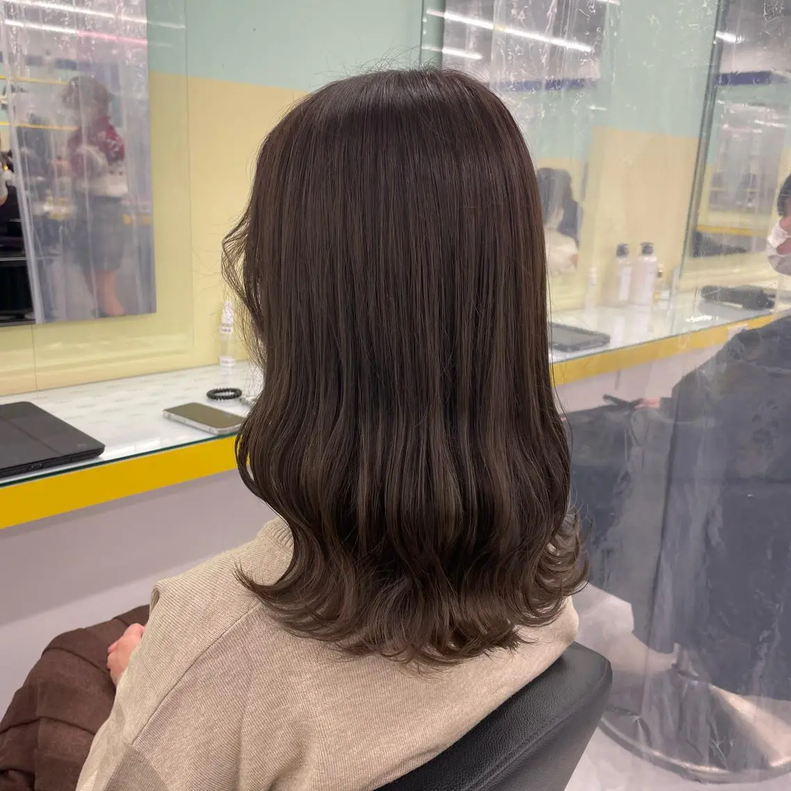 セミロング カラー ヘアアレンジ アイブロウ ベージュカラー ブリーチ ブラウンカラー ショコラベージュ 透明感カラー ヘアカラー トリートメント ヘアセット 【透明感×レイヤー】 🍃RIKU🍃のヘアスタイル