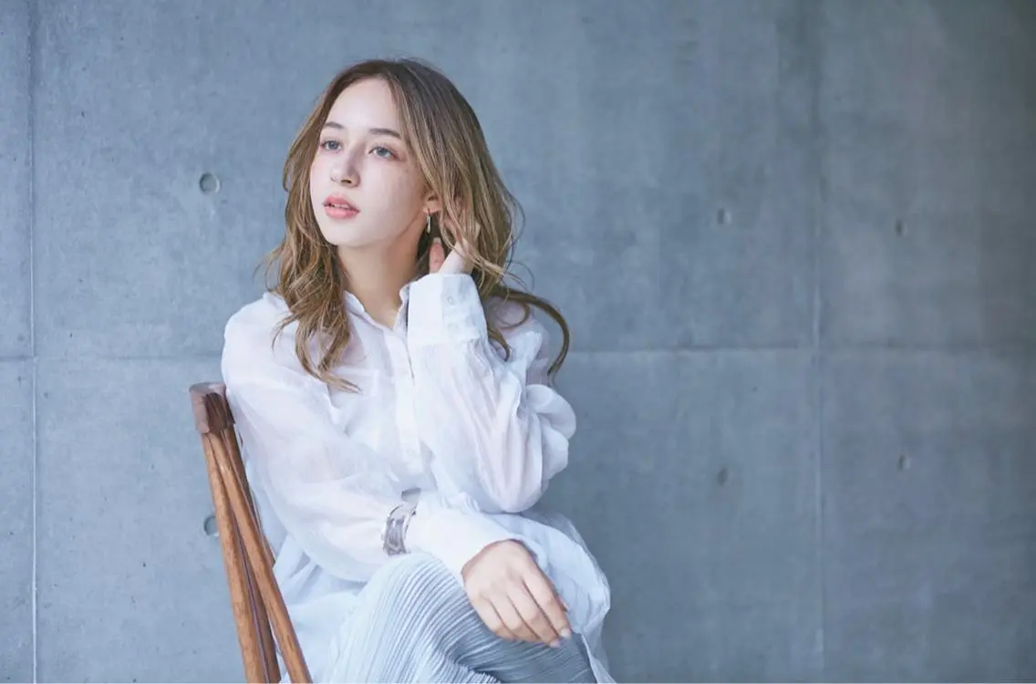 ロング ARMONY秋山輝也 コテ巻き風パーマ特化のヘアスタイル