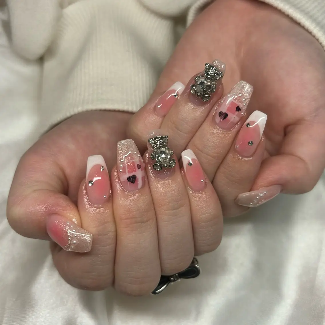 ネイル 長さ出し 卒業式 キラキラネイル 韓国ネイル ロングネイル happiness nailのネイルデザイン