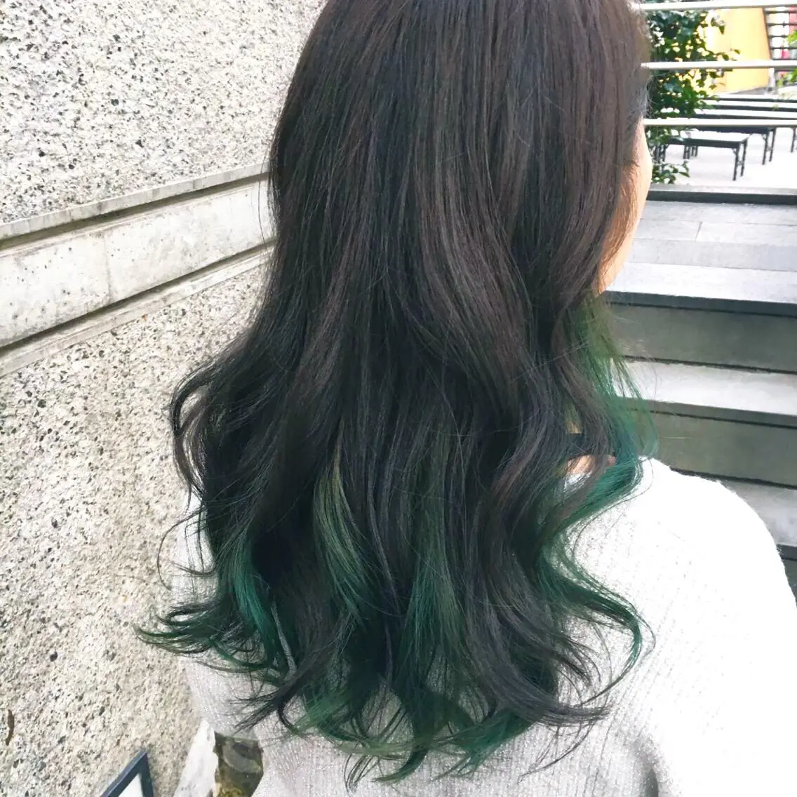 セミロング カラー ブリーチ インナーカラー 前濱 ノゾミのヘアスタイル