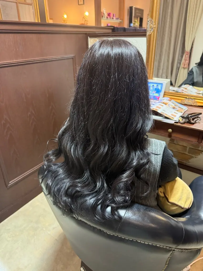 ロング カラー 安中 莉椰のヘアスタイル