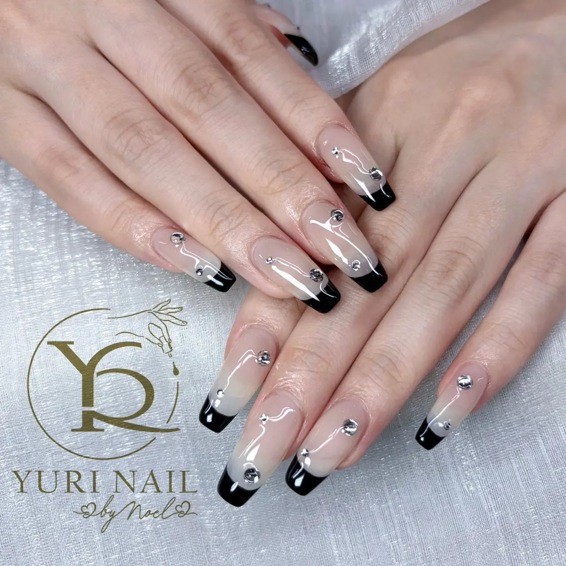 ネイル ハンドネイル フットネイル ハンドケア YURI Nail NARITAのネイルデザイン