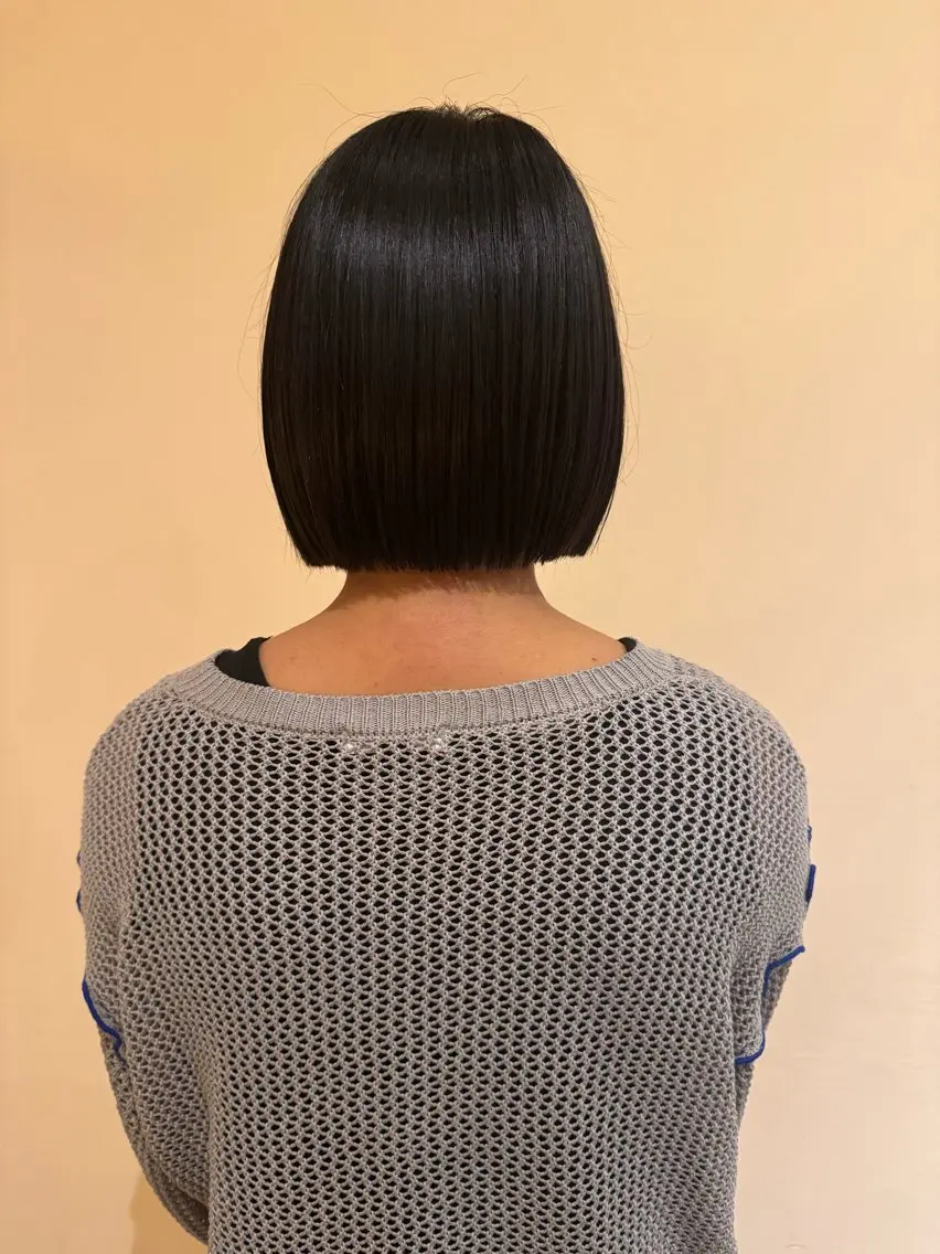 ミディアム 山中 萌花のヘアスタイル