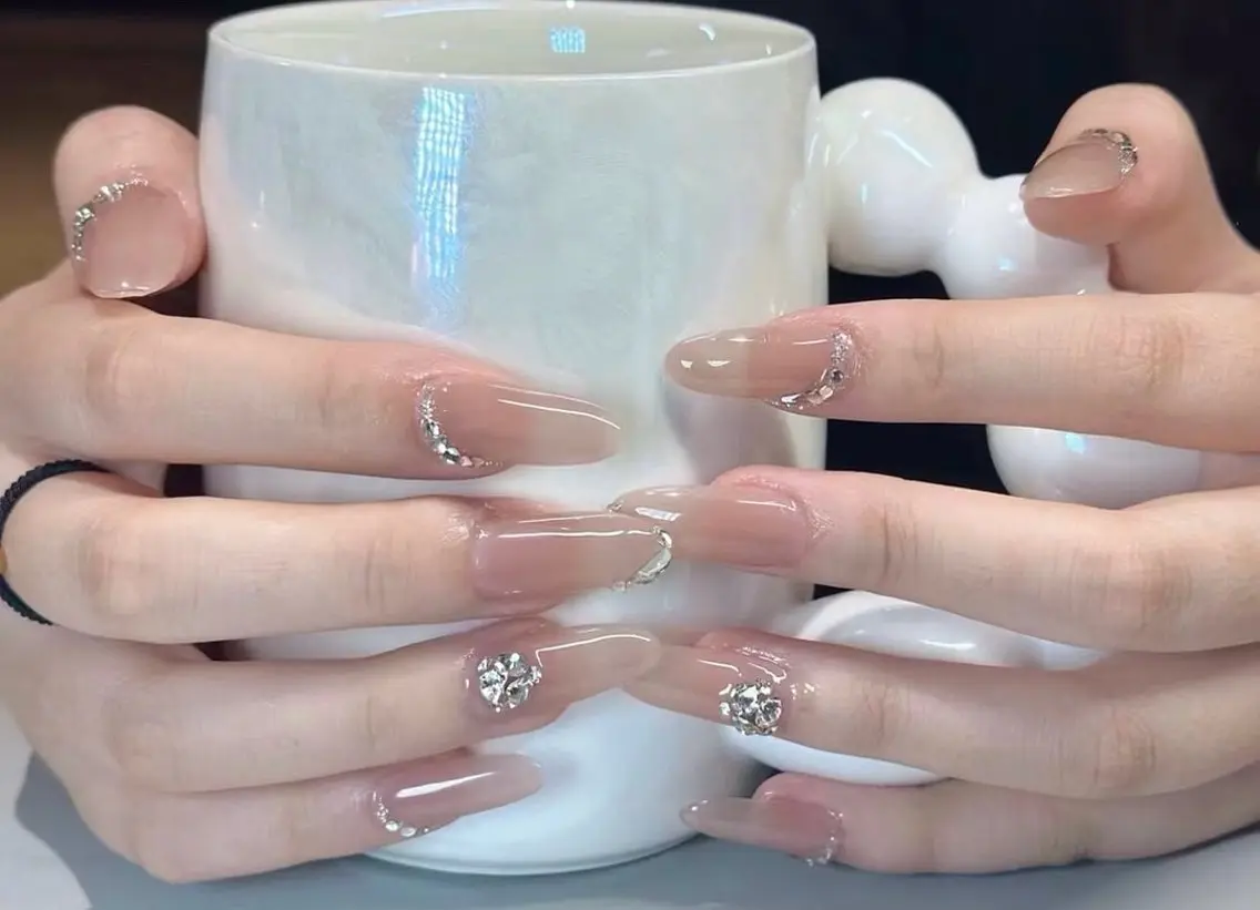 ネイル チークネイル 長さ出し フレンチネイル ガーリー 韓国ネイル sun nail池袋 モデル募集のネイルデザイン