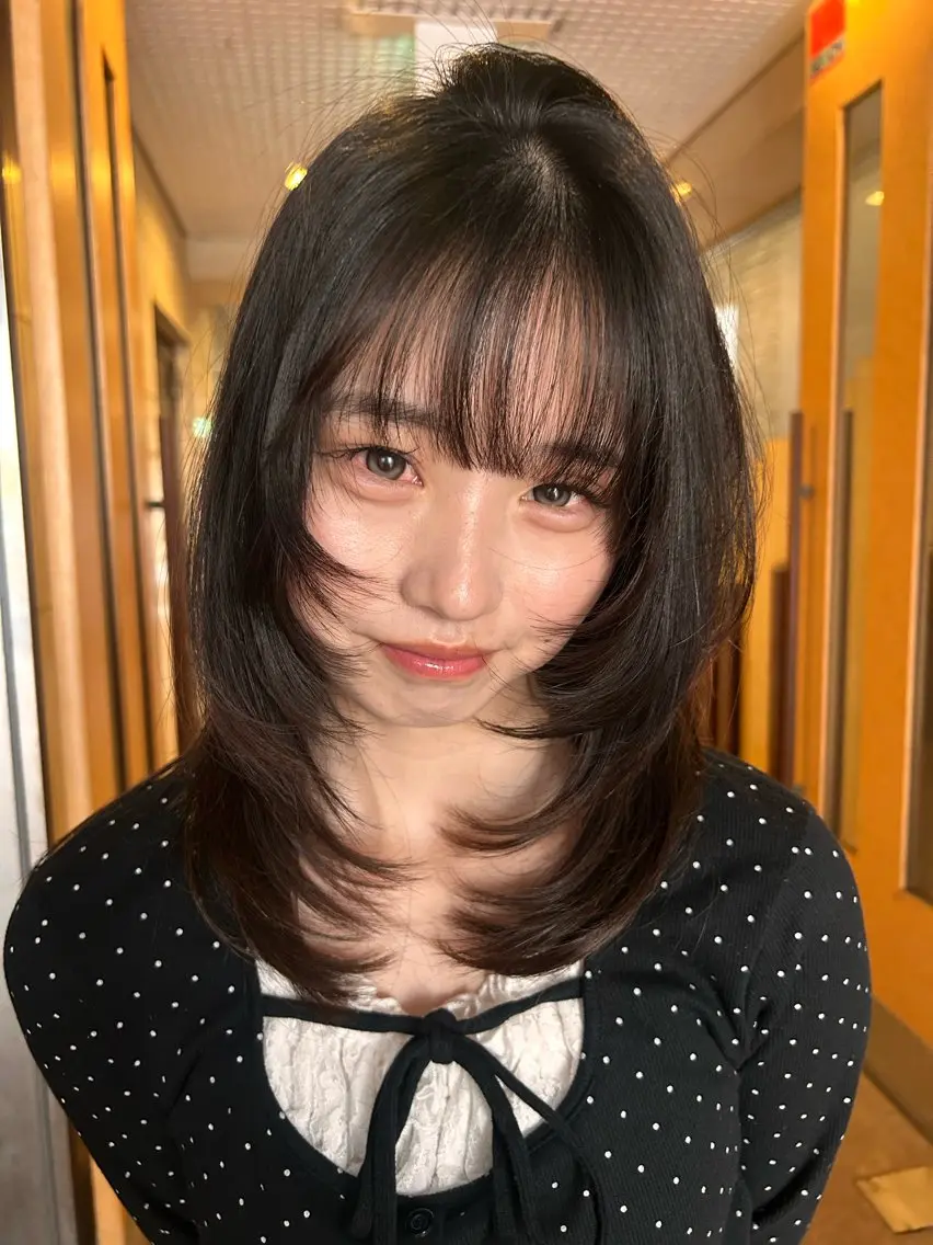 セミロング 顔周りカット レイヤーカット カット ヘアカラー 透明感カラー/ パーマのヘアスタイル