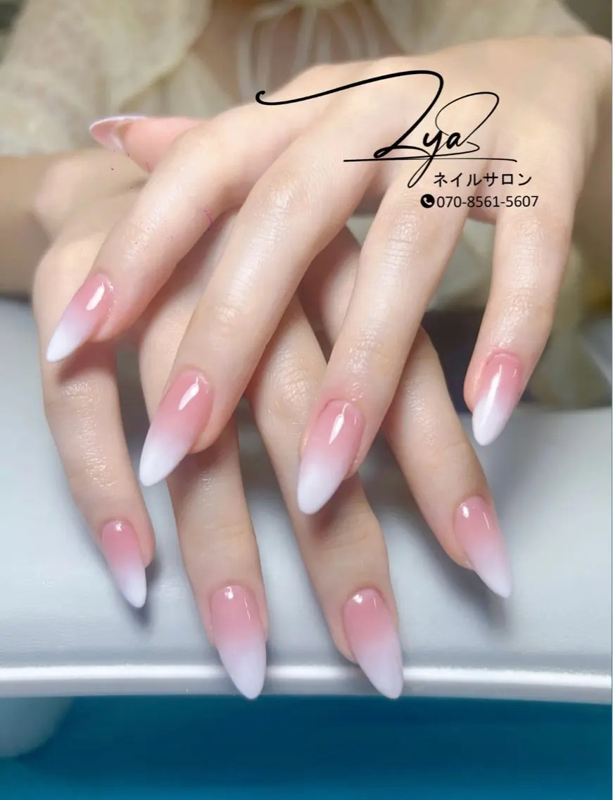 ネイル 長さ出し グラデーション Lya Nail Salonのネイルデザイン
