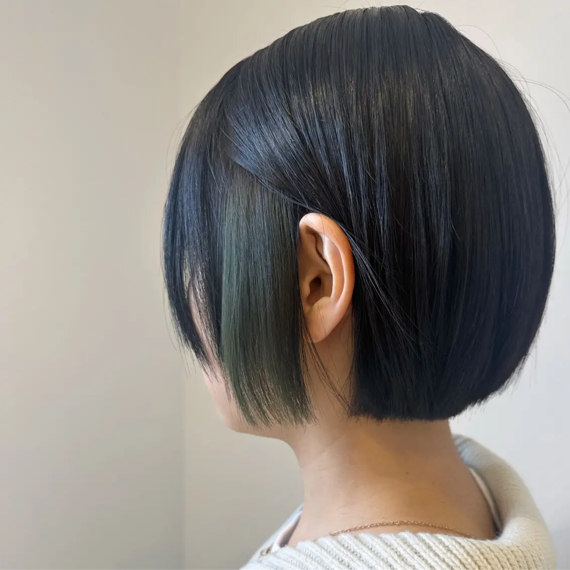 ミディアム カラー インナーカラー タッセルボブ× 美髪・髪質改善のヘアスタイル
