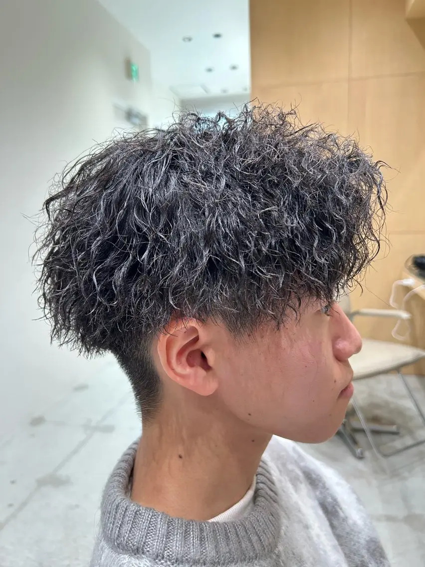 パーマ メンズ フェードカット メンズパーマ 🐲ツイスパ🐲 フェード/龍のヘアスタイル