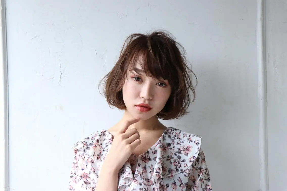 ミディアム ハイトーンブリーチ 土坂　由志【京都】のヘアスタイル