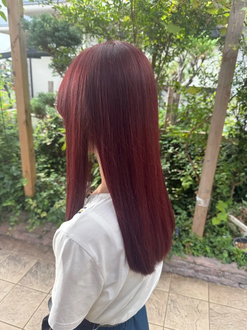 ロング カラー ブラウンカラー レッドカラー レッドブラウン カット ヘアカラー 中浦 綾乃のヘアスタイル