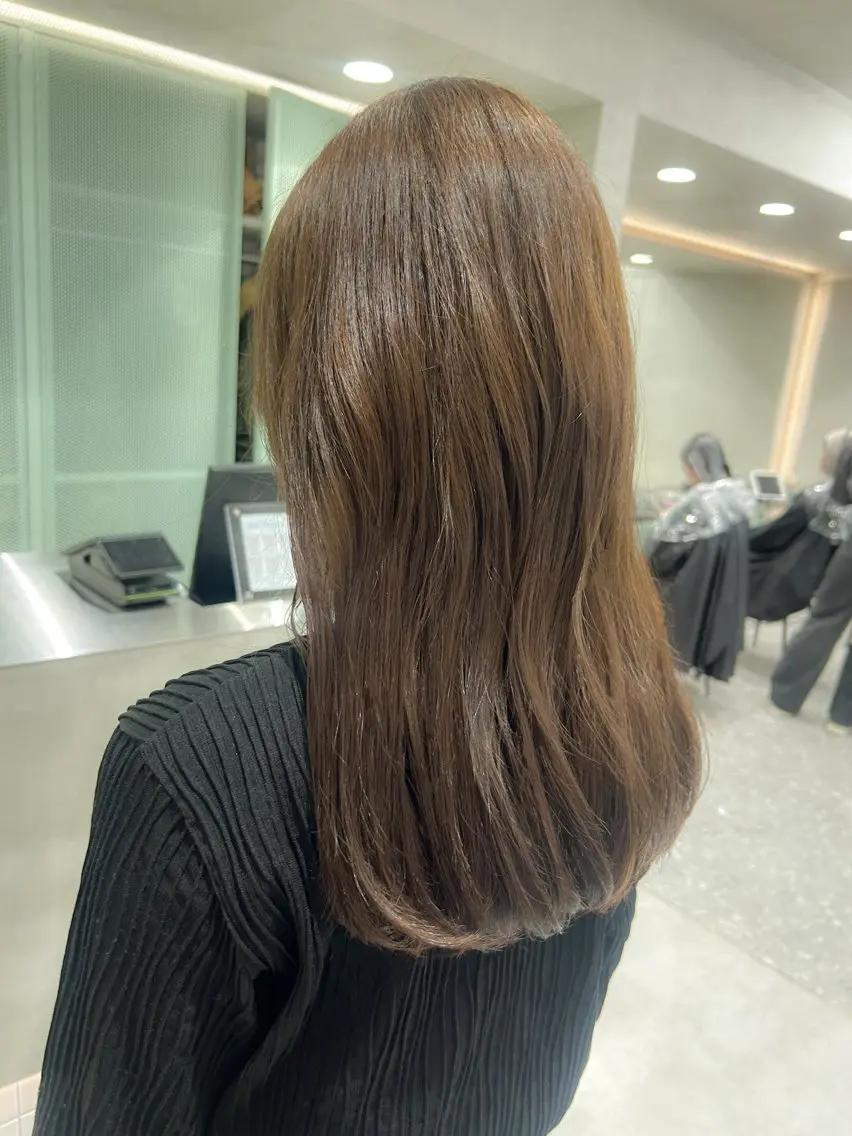 セミロング カラー ヘアアレンジ ベージュカラー ブリーチ 透明感カラー ダブルカラー ブリーチなしカラー ヘアカラー トリートメント fumika🎀 ベージュのヘアスタイル