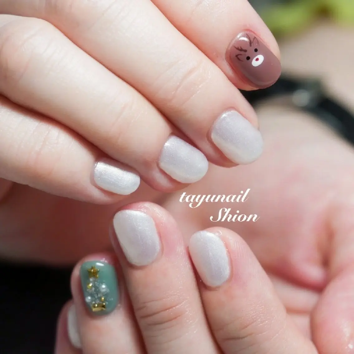 ネイル ジェルネイル キラキラネイル パラジェル 冬ネイル クリスマス ネイルサロン 【たゆnail】のネイルデザイン