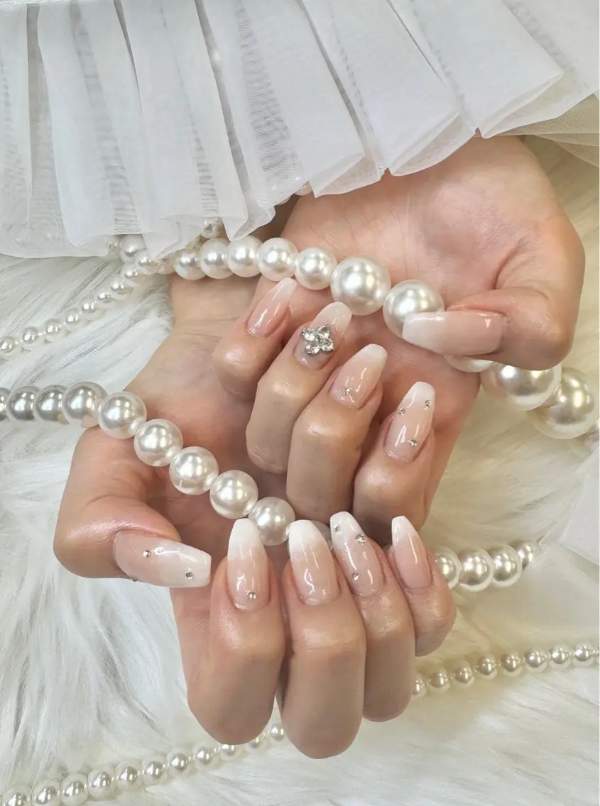 ネイル フレンチネイル ジェルネイル ガラスフレンチ グラデーション マグネットネイル Queeens nailのネイルデザイン