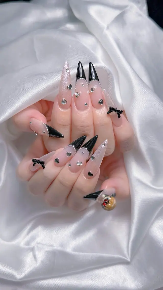 ネイル ハンドネイル LEELA NAIL STUDIOのネイルデザイン