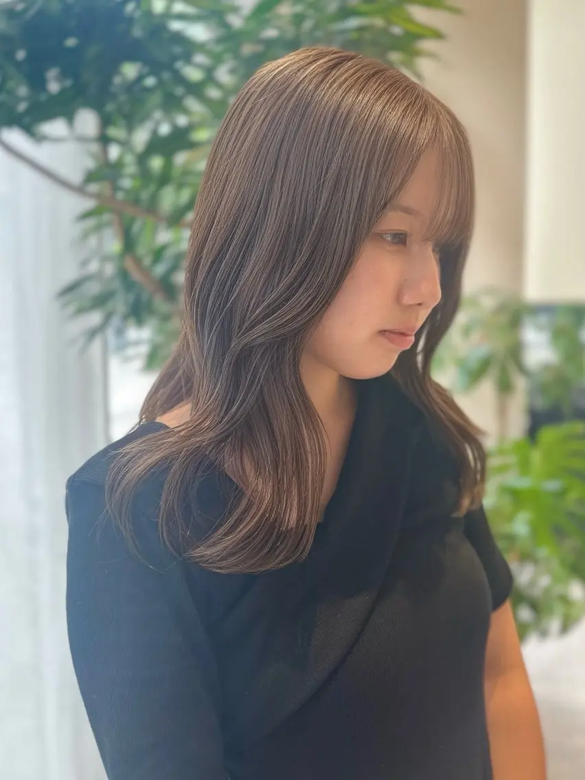セミロング カラー ヘアカラー トリートメント ヘッドスパ ヘアセット ミオ💎ショート 透ける暗髪のヘアスタイル