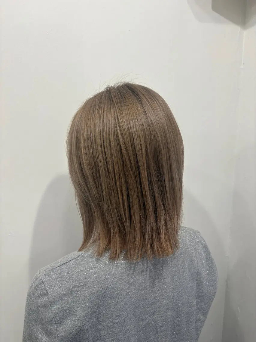 カラー ベージュカラー ブリーチ ミルクティーベージュ 京都駅/透明感カラー 🖤sakiのヘアスタイル