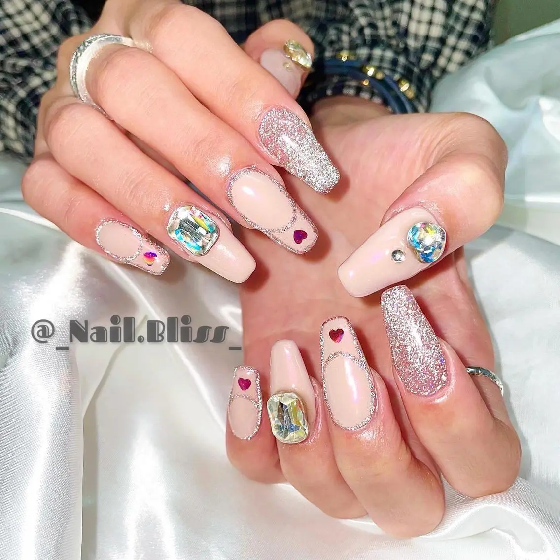 ネイル オーロラネイル フラッシュネイル ハンドネイル NAIL BLISSのネイルデザイン