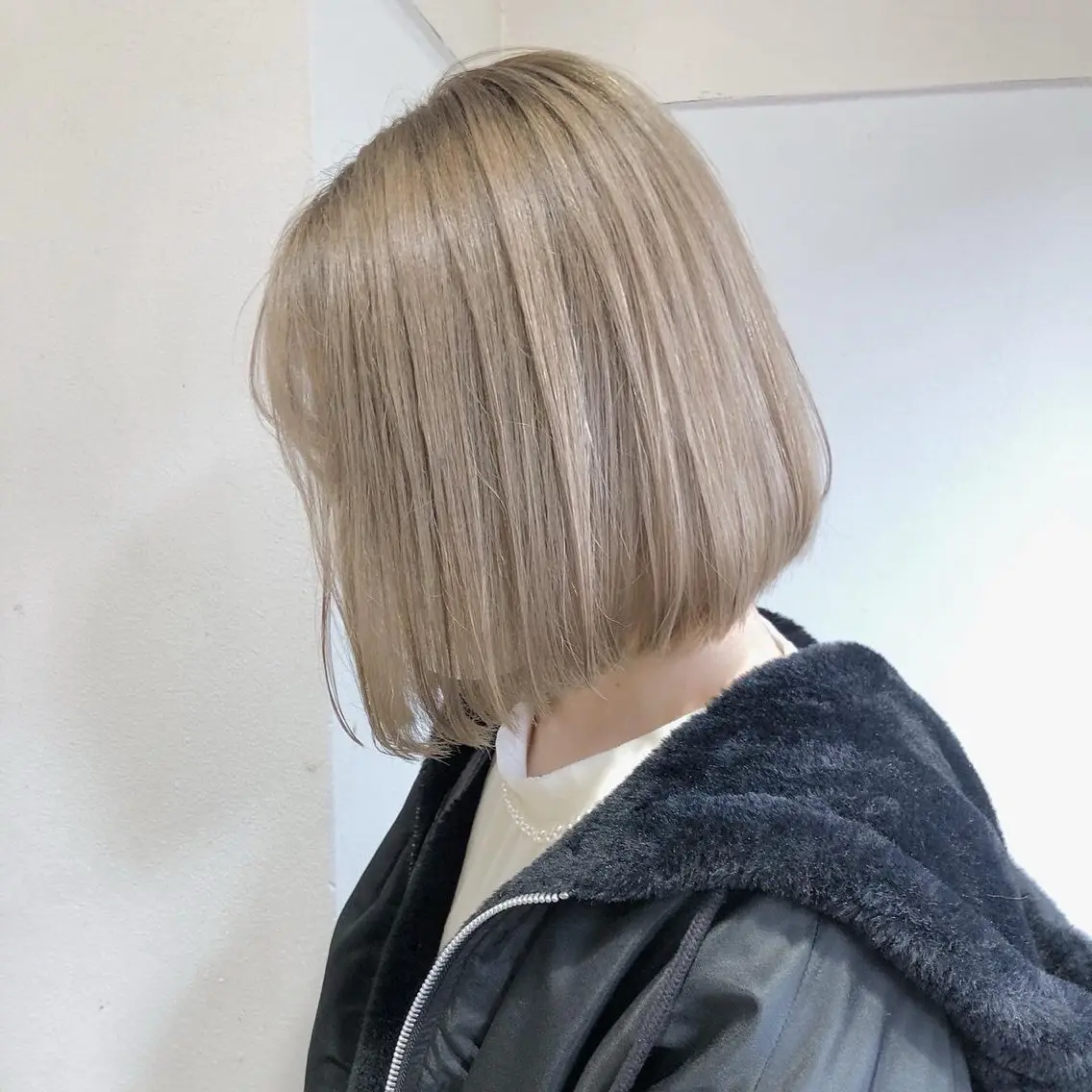 カラー ハイトーンカラー ボブ aina 🤍のヘアスタイル