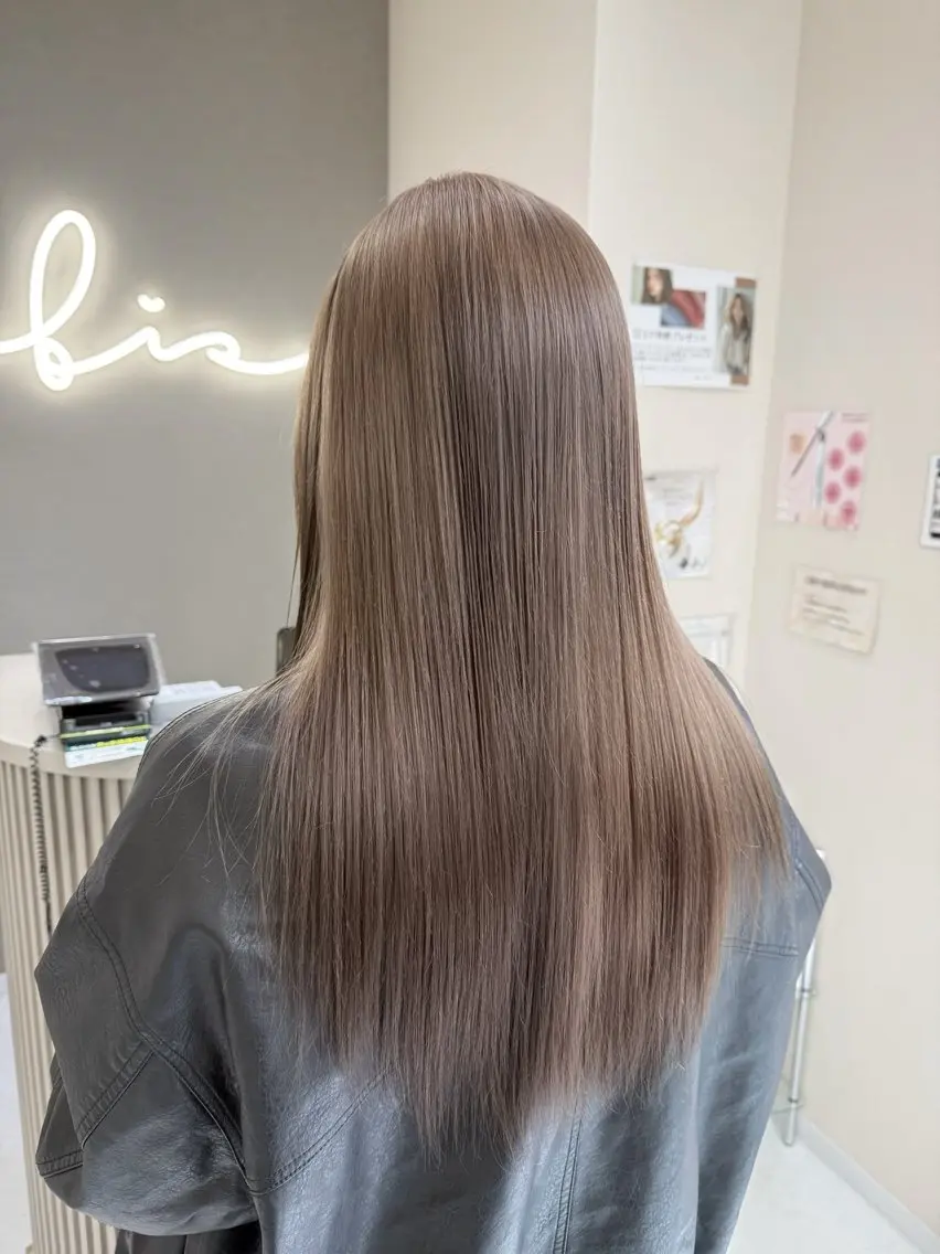 ロング ハイトーン×艶カラー 🤍MIZUKIのヘアスタイル