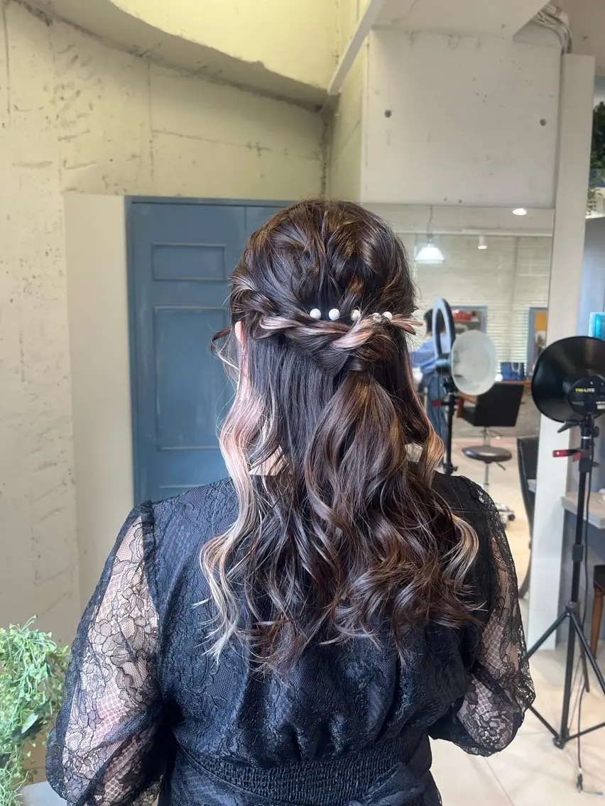 セミロング ヘアアレンジ Froom🌻 村上夏菜のネイルデザイン