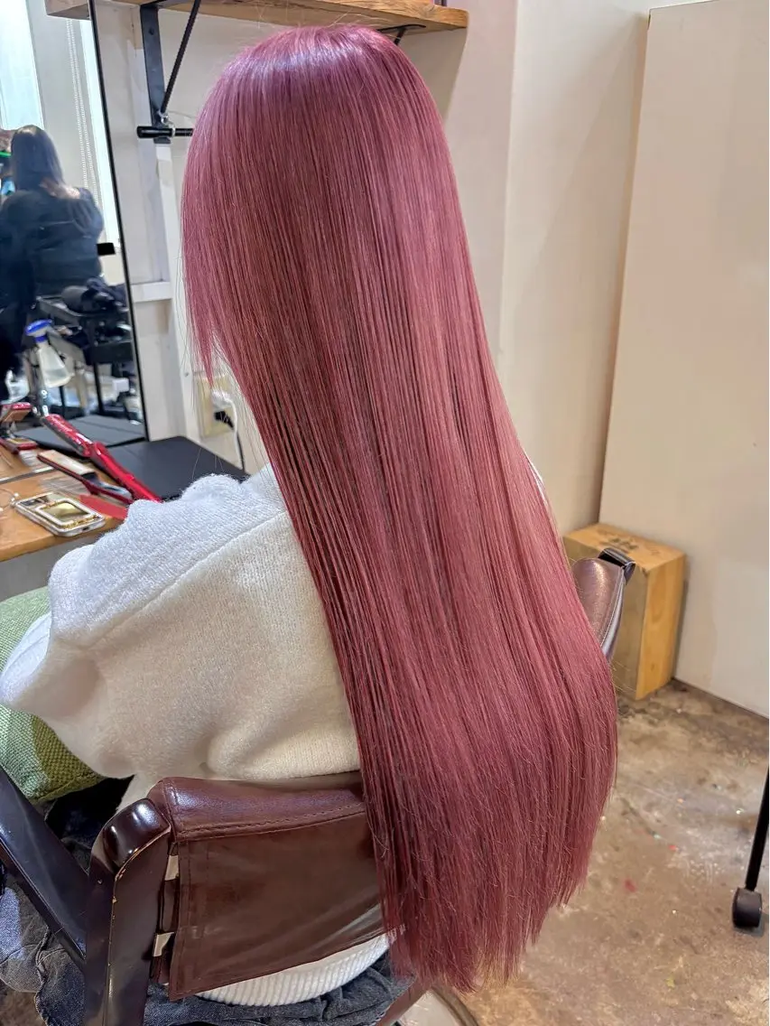 ロング カラー ダブルカラー ピンクカラー カット ヘアカラー トリートメント 透明感/暖色カラー くるみのヘアスタイル