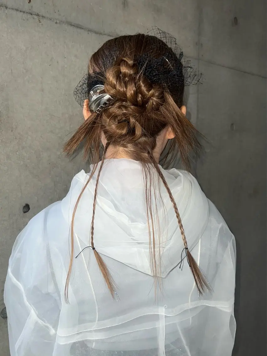 ロング ヘアアレンジ ヘアセット Sario ダブルカラー/暖色のヘアスタイル