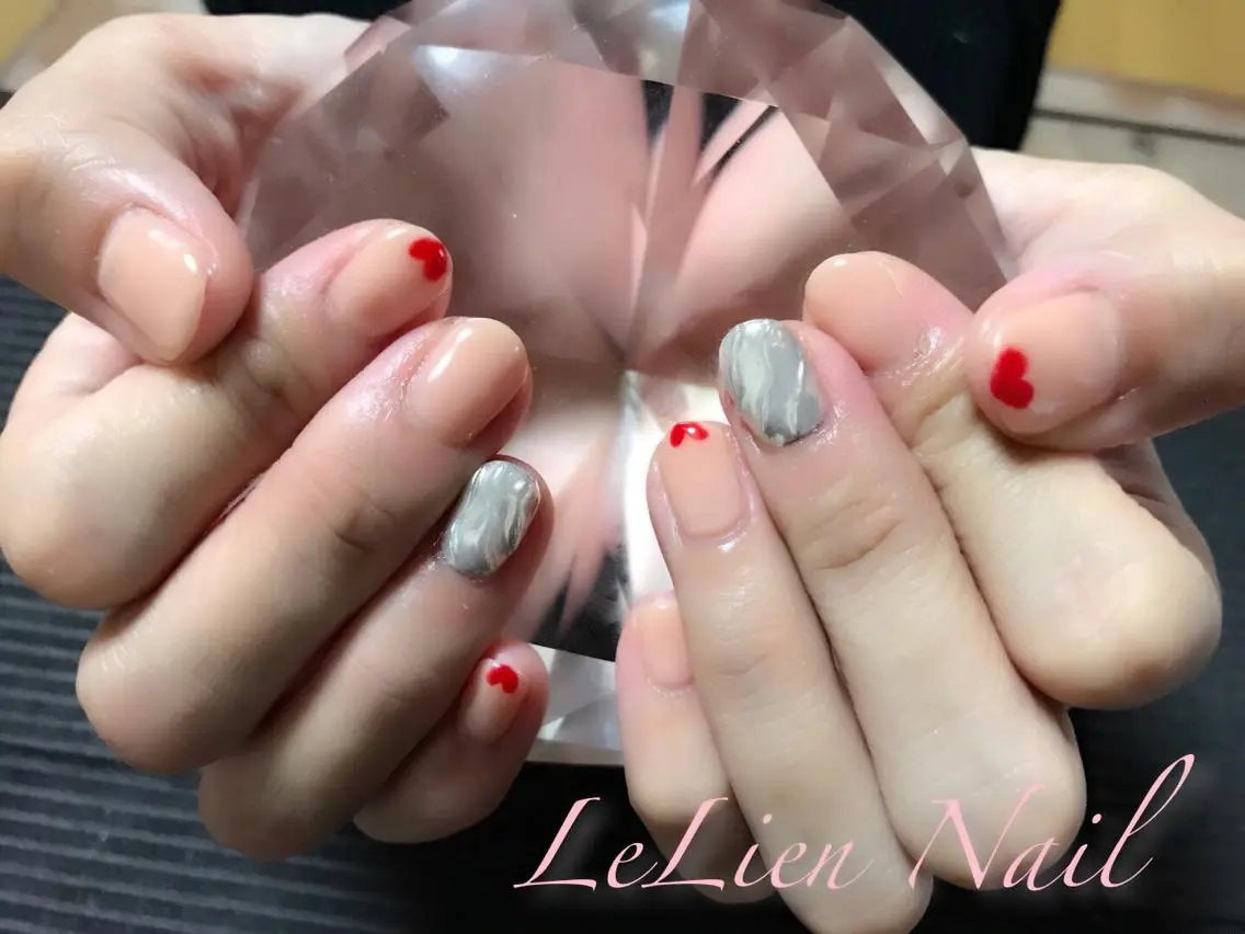 ネイル ミラーネイル モチの良さ◉ フィルインネイル♡のネイルデザイン