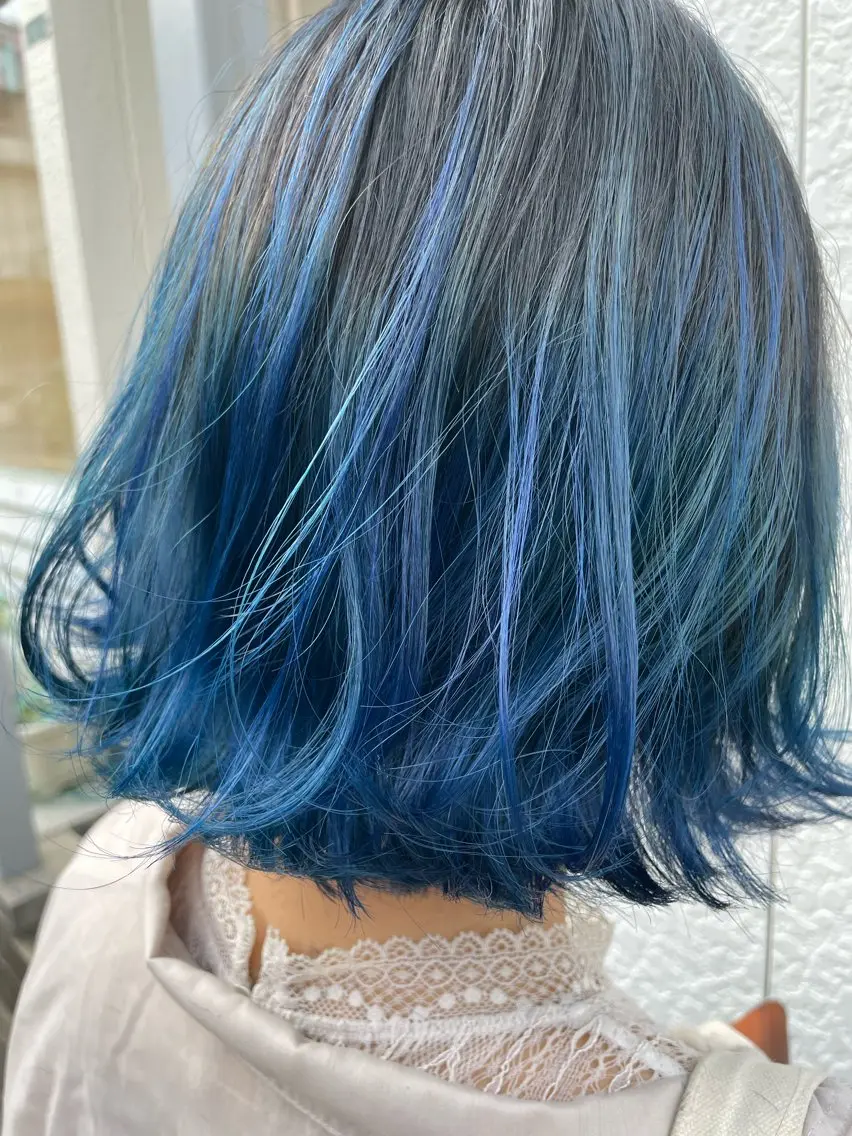 ロング カラー インナーカラー 推し ブリーチ 髪質改善のヘアスタイル