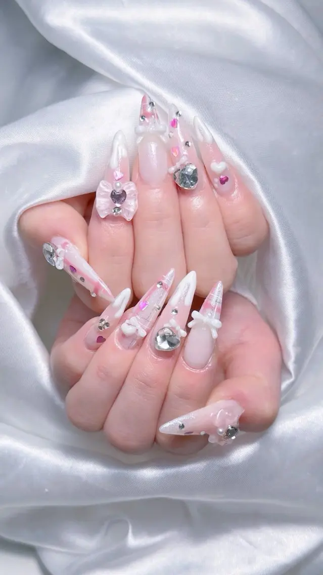 ネイル ハンドネイル LEELA NAIL STUDIOのネイルデザイン