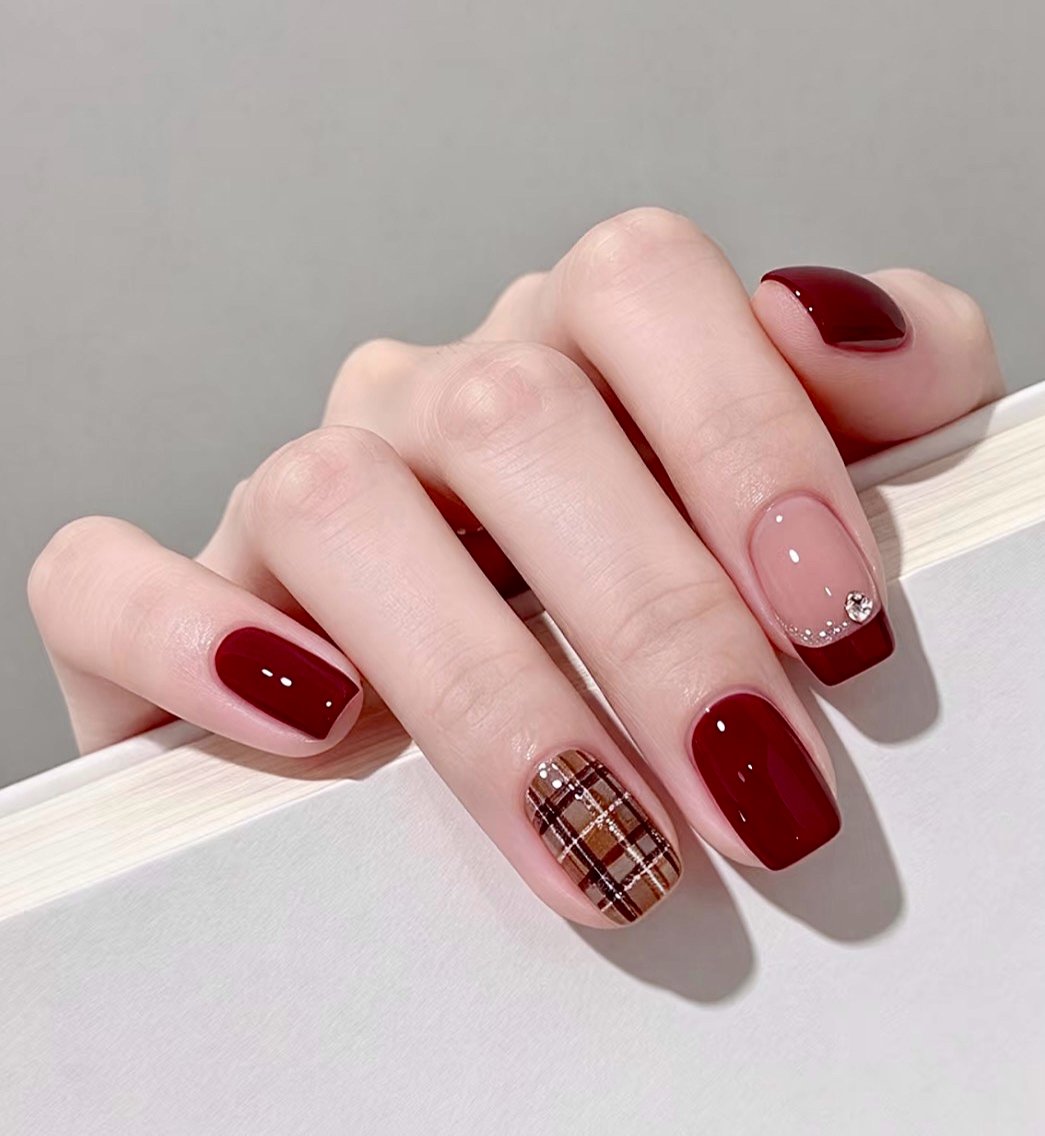 ネイル ボルドー ブラウン フットネイル フレンチネイル グラデーション ハンドネイル Lynn_ Nailのネイルデザイン