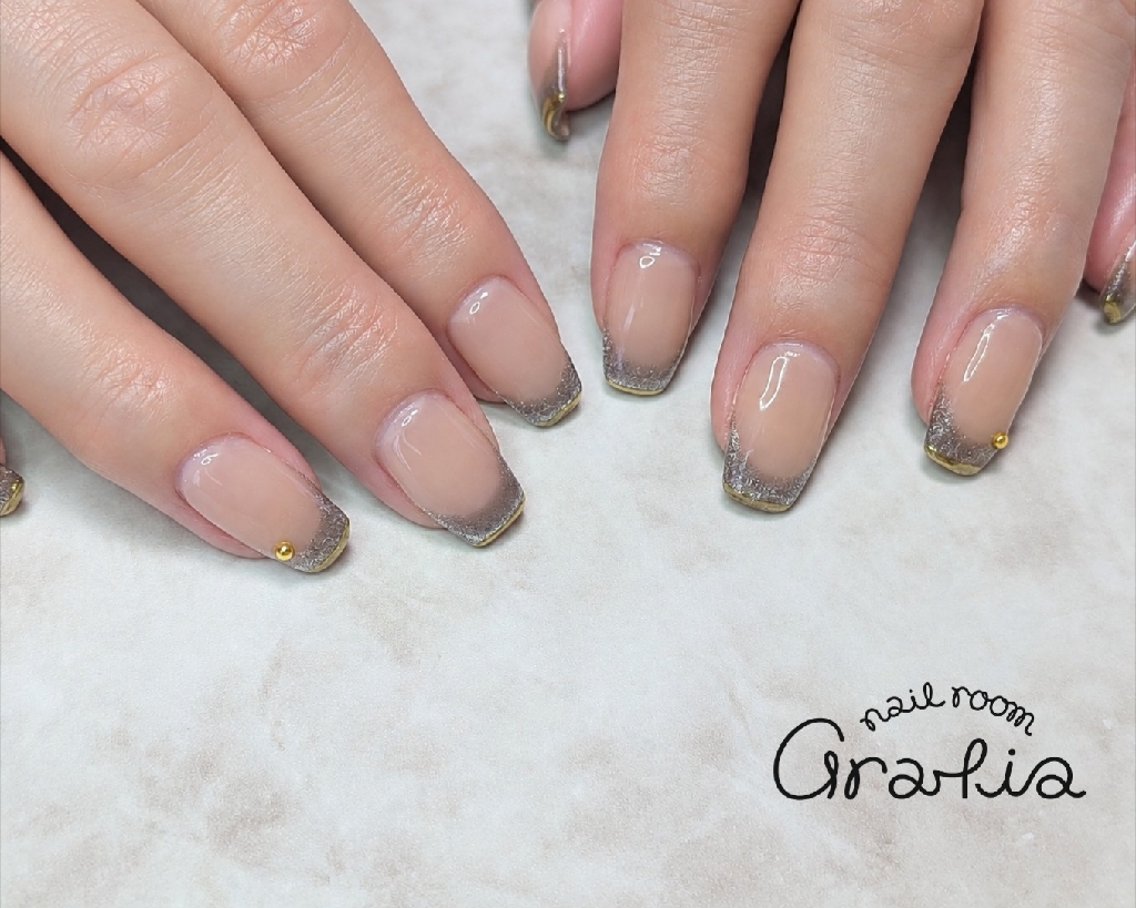 ネイル フレンチネイル nail room gratia のネイルデザイン