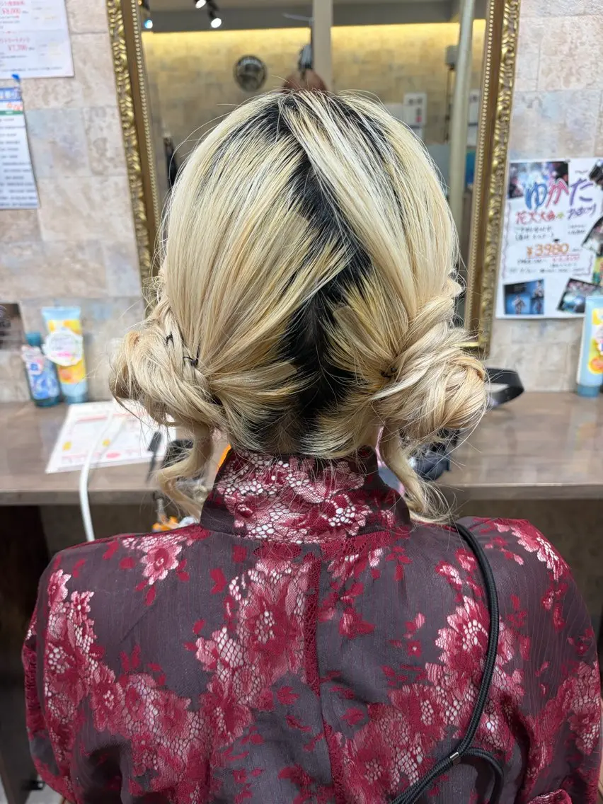 セミロング お団子ヘア 前田 みのりのヘアスタイル