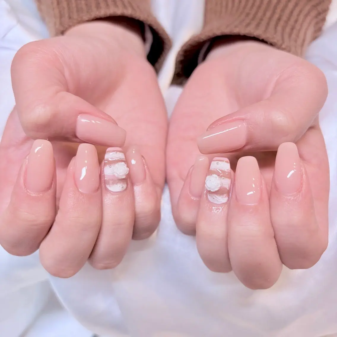 ネイル ガーリー ハンドネイル nail salon e'mu💐のネイルデザイン
