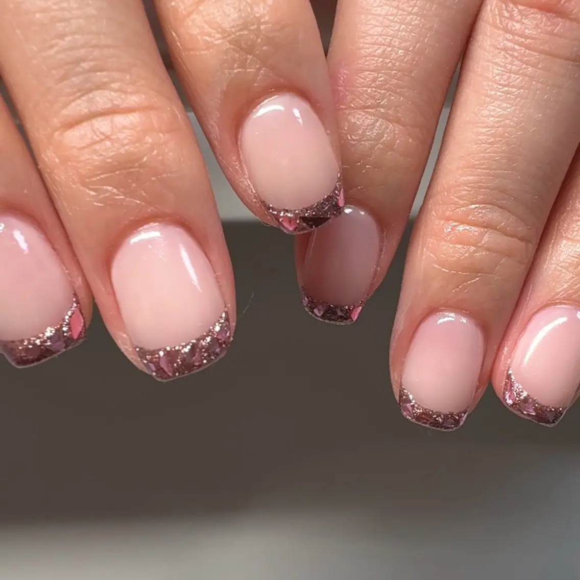 ネイル フレンチネイル ガラスフレンチ ラメ(グリッター) ハンドネイル Gemini Misakoのネイルデザイン