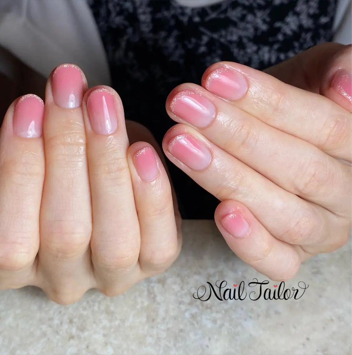 ネイル 長さ出し フレンチネイル ジェルネイル グラデーション ラメ(グリッター) ハンドネイル NailTailor ネイルテイラーのネイルデザイン