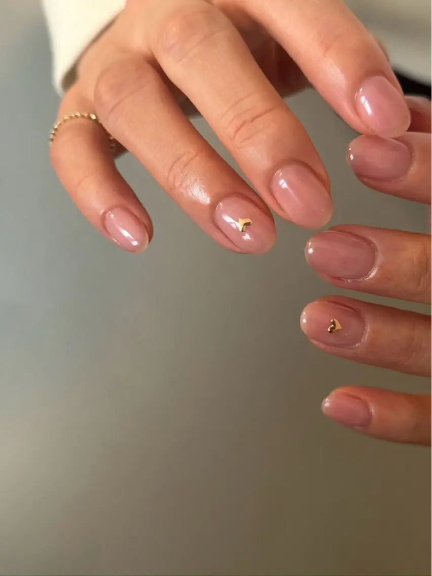 ネイル ハート ニュアンスネイル ワンカラーネイル lacier nailのネイルデザイン